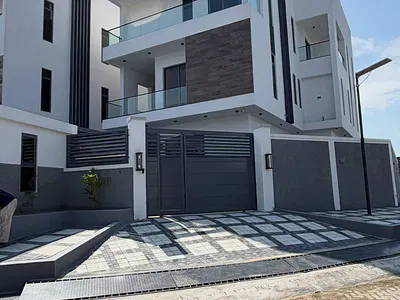 5bedroom Fully Detached Duplex with Cinema, BQ, Pent Floor