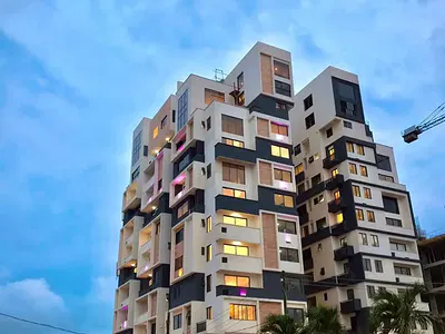 Spacious 3 Bedroom Flat with a BQ