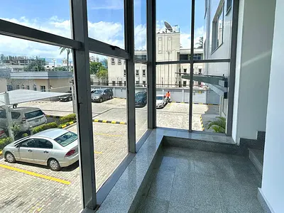 Spacious 3 Bedroom Flat with a BQ