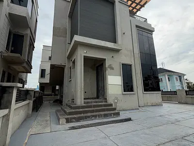 Four Bedroom Fully Detached Duplex with Pent Floor, BQ