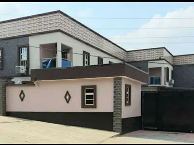 Executive 14 Rooms Hotel