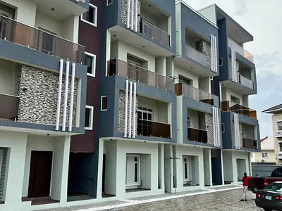 Luxury 2 Bedroom Apartment with Spacious Family Lounge