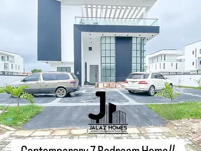 Contemporary 7 Bedroom Detached Duplex