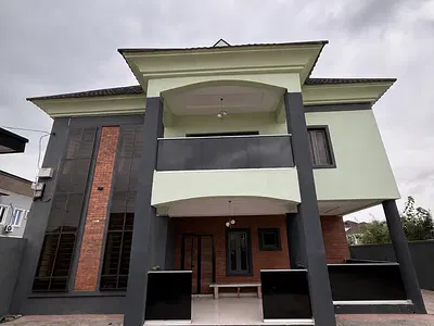 Newly Built 5 Bedroom Duplex