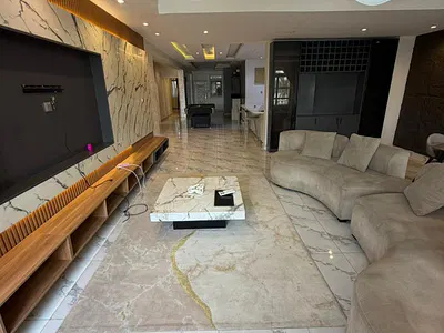 Well Maintained Water-View 3-Bedroom Apartment