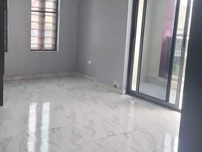 Fully Serviced Spacious 2 Bedroom Apartment