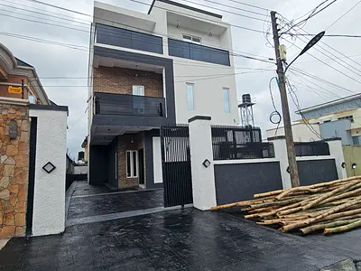 Luxuriously Built 5 Bedroom Fully Detached Duplex with BQ