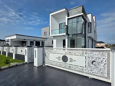 5bedroom Fully Detached Duplex with BQ, Swimming Pool