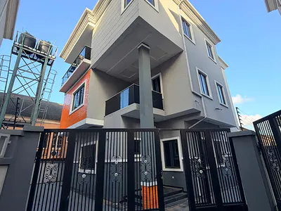 Magnificently Built 5 Bedroom Fully Detached Duplex — Magodo, Lagos