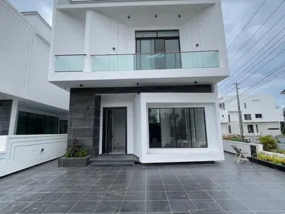 Super Luxury 5 Bedroom Detached Duplex +BQ, and Swimming Pool