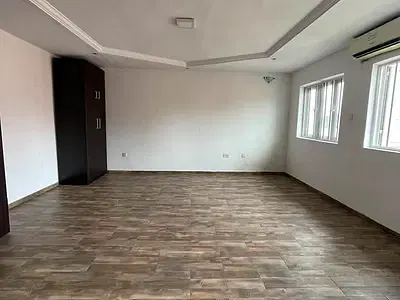 Elegant 3-Bedroom Terrace