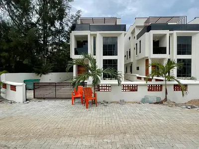 Topnotch 6 Bedroom Detached Duplex +BQ and Swimming Pool