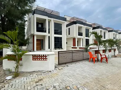 Topnotch 6 Bedroom Detached Duplex +BQ and Swimming Pool