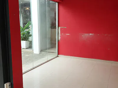 Ground-Floor Shop Space Measuring Approximately 44SQM