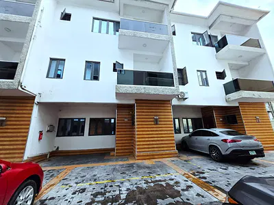 Contemporary Design 5 Bedroom Terrace with BQ All En-Suite.