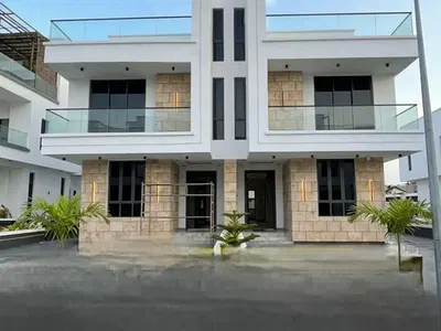 5 Bedroom Fully Detached Duplex with Pool & BQ