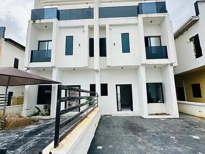 4 Bedroom Semi Detached