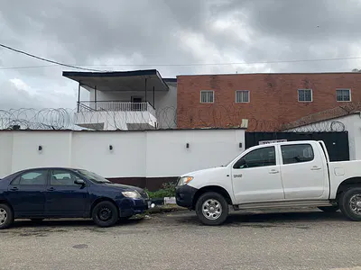 A Well Maitained 5 Bedroom Semi Detached Duplex with 2 Rooms BQ