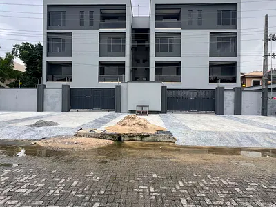 Contemporary 5 Bedroom Detached Duplex