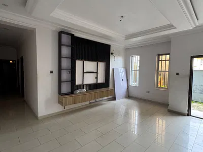 Spacious 2 Bedroom Flat