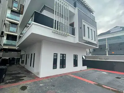Only for Masters 5bedroom Executive Duplex with BQ Ample Parking