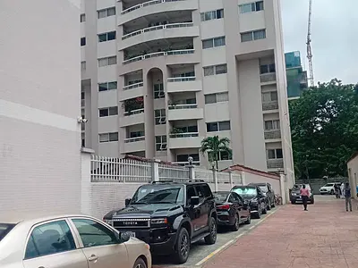 Luxury & Spacious 3bedroom Flat with BQ