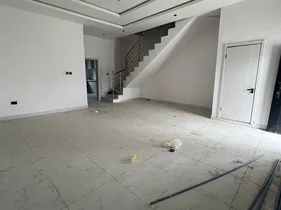 Luxury Newly 4bedroom Terreced Duplex