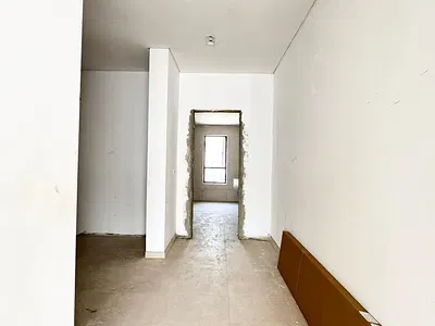Luxury 6-Bedroom Waterfront Fully Detached House with Excellent Facili