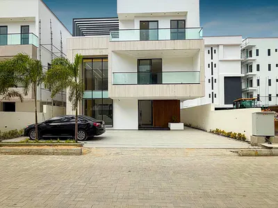 Own the Nest Villa a Fully Detached 6 Bedroom Luxury Villa