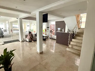 3 Bedrooms Apartment