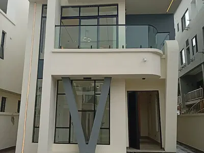 Beautifully Designed 5 Bed Detached Home