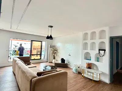 Spaciously Ensuite Semi Furnished 2 Bedroom