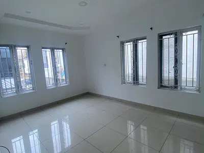 Lovely Renovated 2bedroom Apartment in a Serene Location