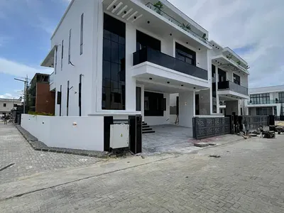 5 Bedroom Duplex