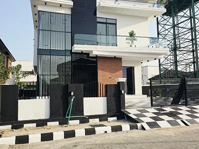 Stunning 5 Bedroom Duplex