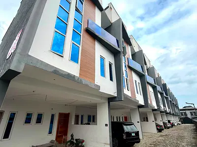 Luxurious & Spacious 4 Bedroom Terrace