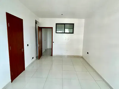 Luxuriously Built Spacious 2 Bedroom Maisonette