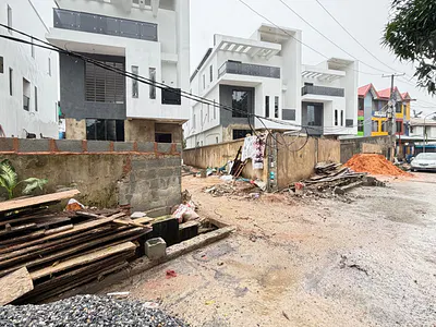 5 Bedrooms Fully Detached - Duplex + BQ