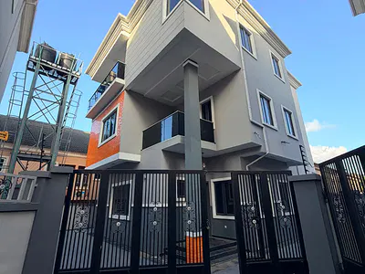 Magnificently Built 5 Bedroom Fully Detached Duplex with a Room BQ