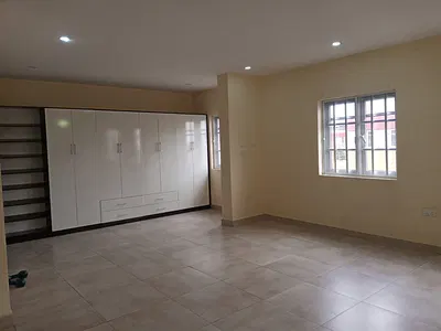 Well Maintained 4 Bedroom Maisonette Duplex