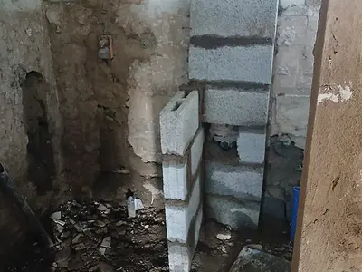 Easily Accessible, Front Line Shop