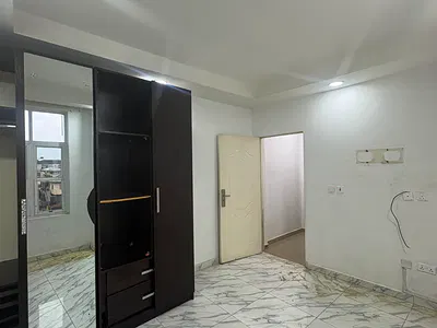 Spacious Mini Flat with Parlour & Personal Kitchen