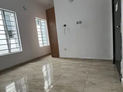Clean Mini Flat with Visitor Toilet in Lekki