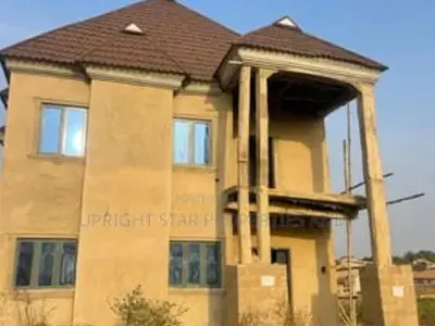 Luxury 5 Bedroom Fully Detached Duplex Carcass