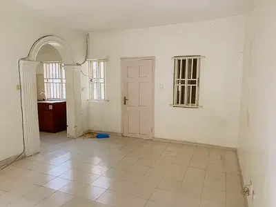 Spacious Mini Flat Upstairs