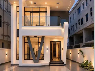 Luxury 5 Bedroom Fully Detached Duplex