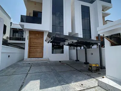 5 Bedroom Detached