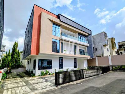Luxury 6 Bedrooms Detached Duplex with BQ and Swimming Pool