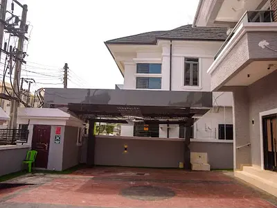 12 Rooms Hotel