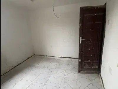 Lovely Roomself Contain